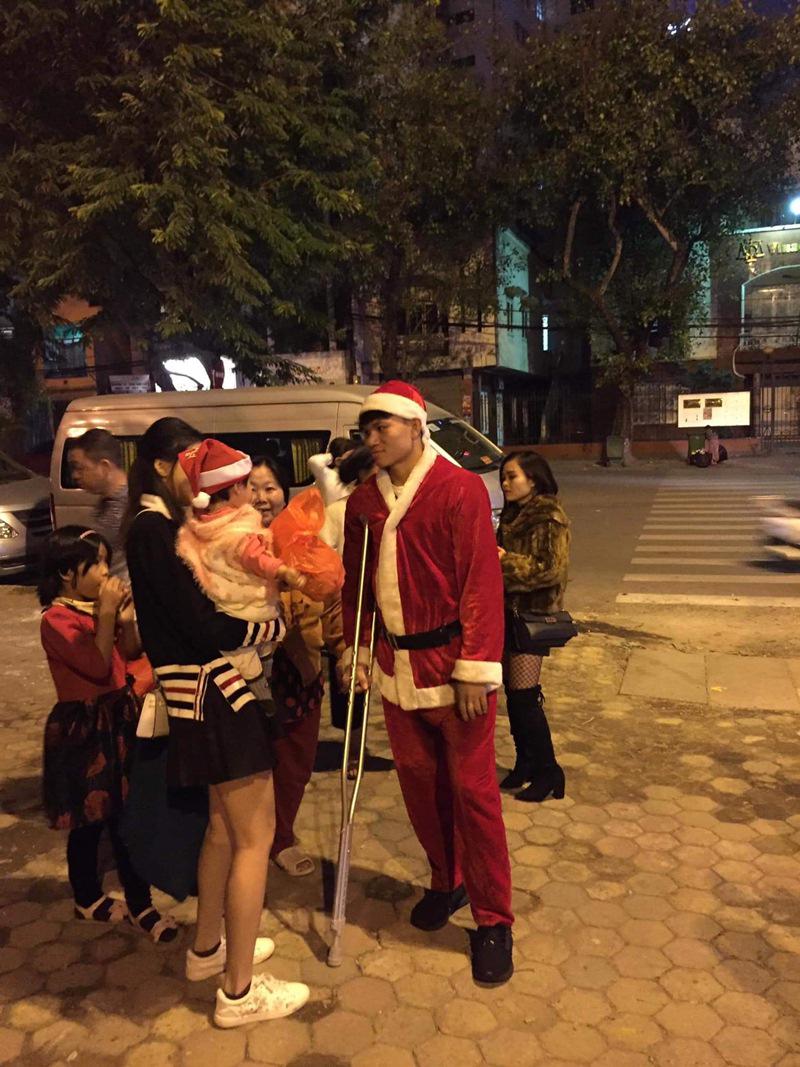 Hình ảnh không có trên TV: Hành động của Quang Hải và đồng đội U23 khiến fan xúc động mạnh-19