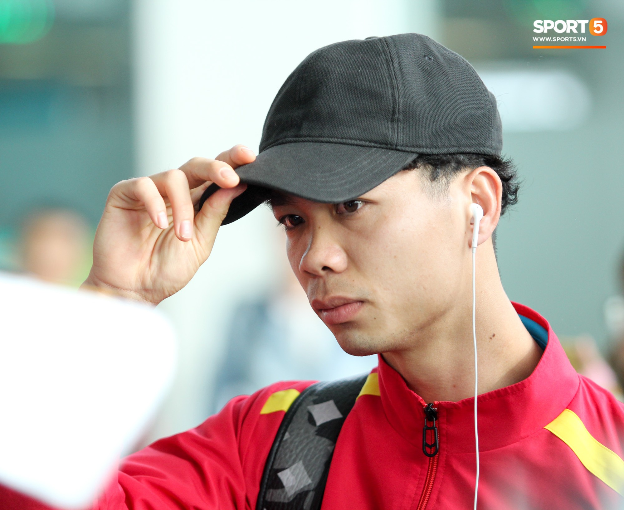 Đức Huy được fan tặng quà đặc biệt, đồng đội lập tức xin miếng-11