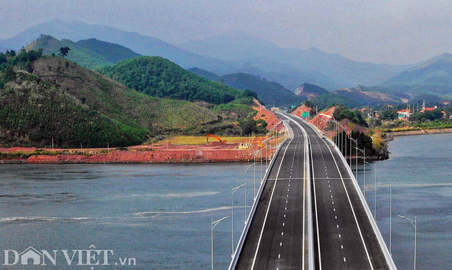 Hình ảnh đẹp như tranh thủy mặc trên cao tốc 12.000 tỷ ở Quảng Ninh-5