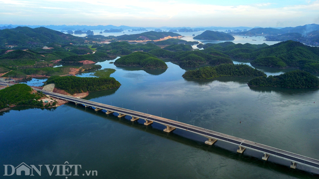 Hình ảnh đẹp như tranh thủy mặc trên cao tốc 12.000 tỷ ở Quảng Ninh-6