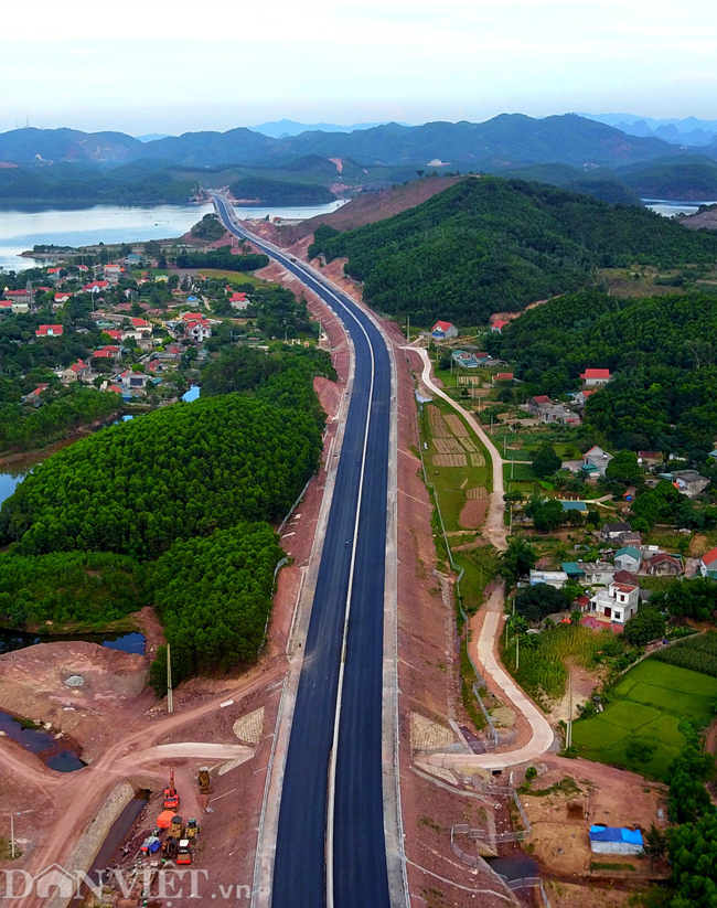 Hình ảnh đẹp như tranh thủy mặc trên cao tốc 12.000 tỷ ở Quảng Ninh-10