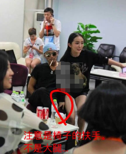 Mạng xã hội Trung Quốc náo loạn vì hình ảnh Dương Mịch ngồi trên đùi Tạ Đình Phong-2