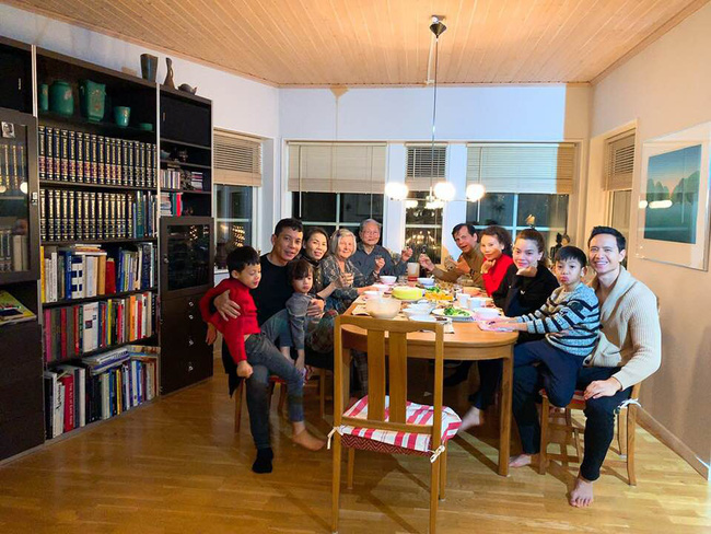 Gia đình Hà Hồ dùng bữa cơm thân mật với bố mẹ Kim Lý, fan hâm mộ mong mỏi một đám cưới trọn vẹn-1