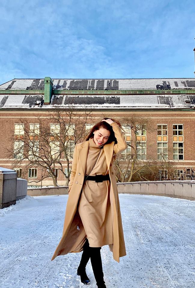 Gia đình Hà Hồ dùng bữa cơm thân mật với bố mẹ Kim Lý, fan hâm mộ mong mỏi một đám cưới trọn vẹn-6