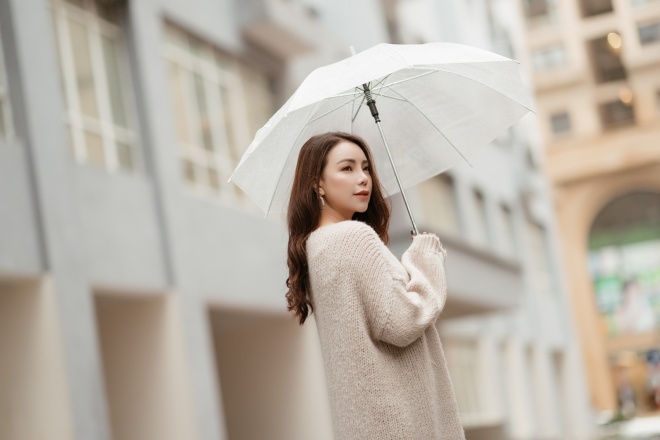 Sau khi tuyên bố làm mẹ đơn thân, Trà Ngọc Hằng khoe vẻ đẹp đầy kiêu hãnh giữa trời đông Hà Nội-10