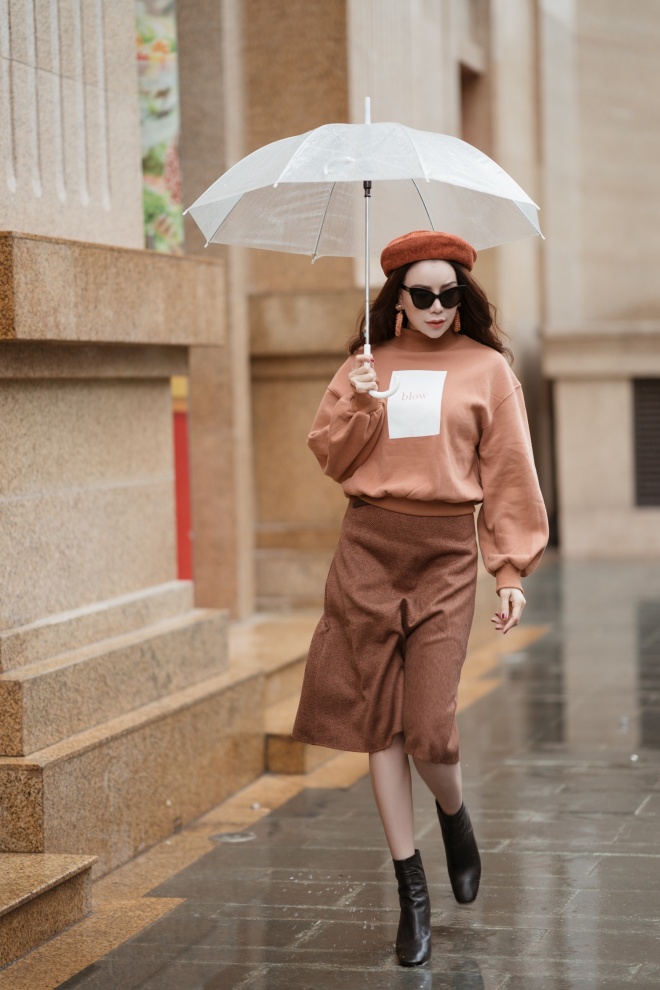 Sau khi tuyên bố làm mẹ đơn thân, Trà Ngọc Hằng khoe vẻ đẹp đầy kiêu hãnh giữa trời đông Hà Nội-3