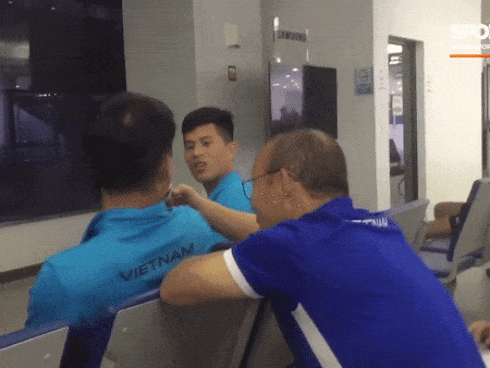 Nụ cười ngập tràn trong buổi tập đầu tiên của ĐTVN trên đất Qatar-15