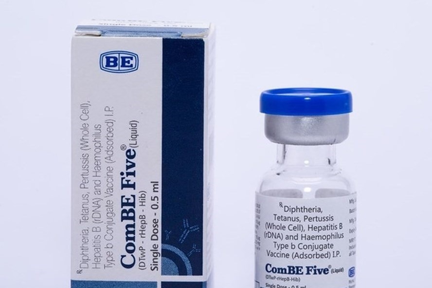 Nhiều mẹ hoang mang vì con tím tái sau khi tiêm vắc xin comBE Five-1
