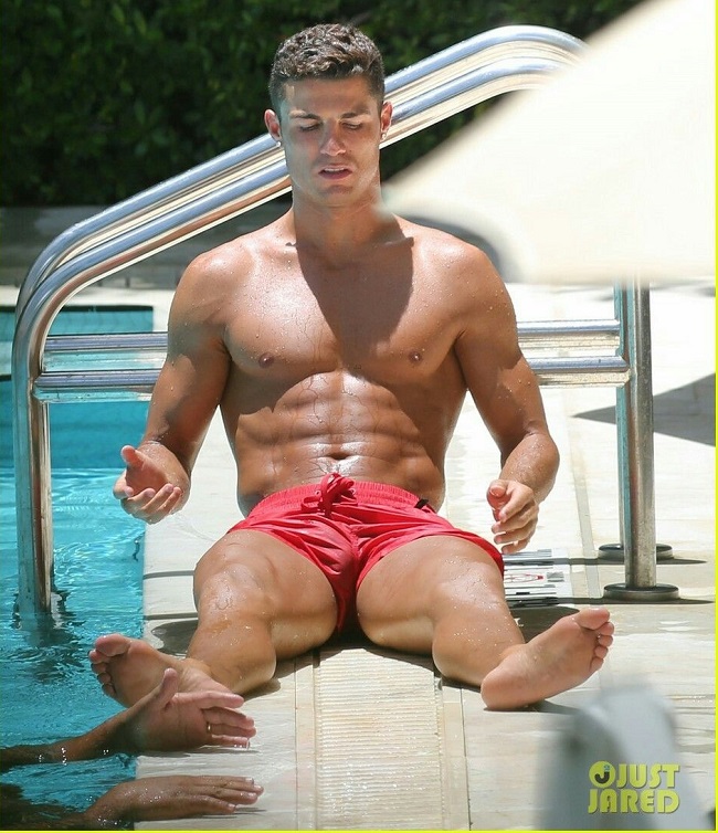 Loạt nam thần mới có body sánh ngang The Rock, người hùng Rambo-15