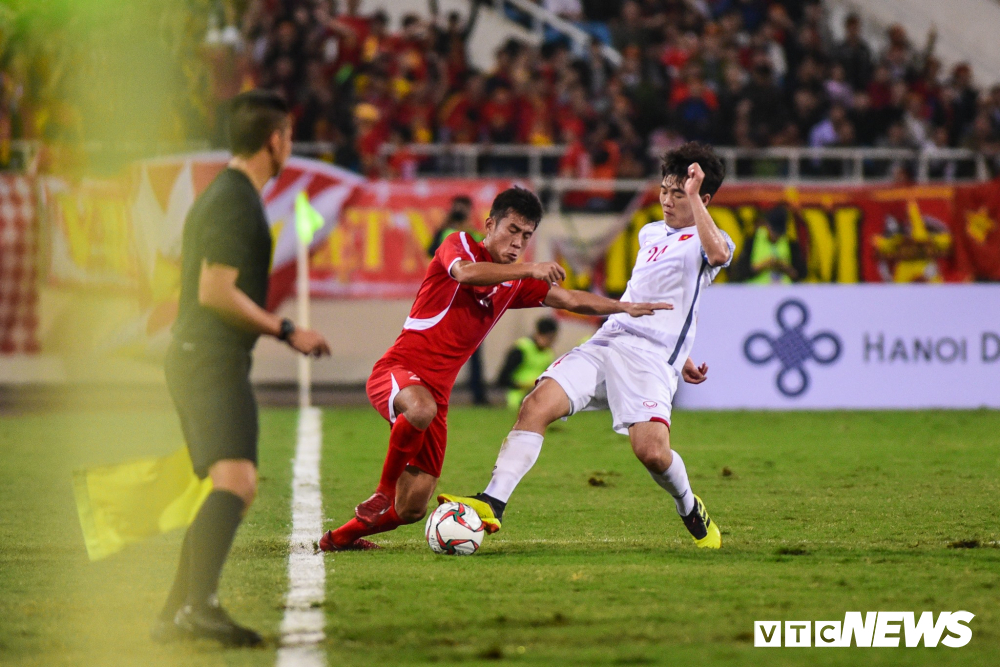 HLV Park Hang Seo đang chờ đợi, nhưng Xuân Trường vẫn lạc lối trong đêm-5