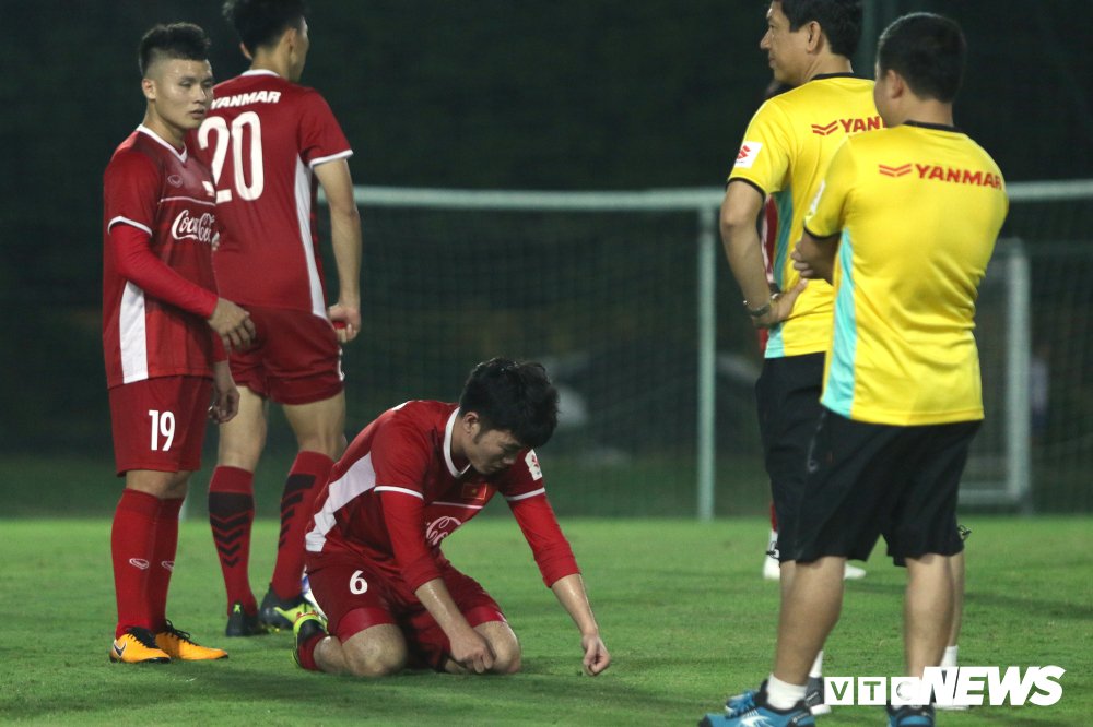 HLV Park Hang Seo đang chờ đợi, nhưng Xuân Trường vẫn lạc lối trong đêm-6