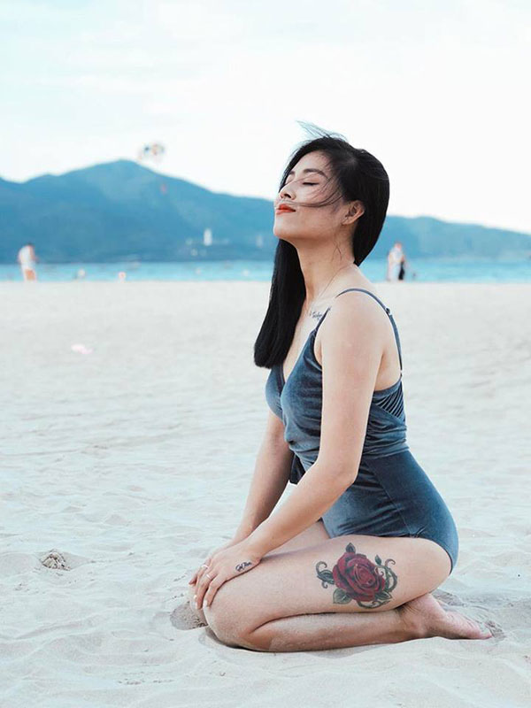 Được khuyên xóa hình xăm ở ngực đi sẽ đẹp hơn, MC Hoàng Linh đã phản pháo nhẹ nhàng mà cực gắt-14