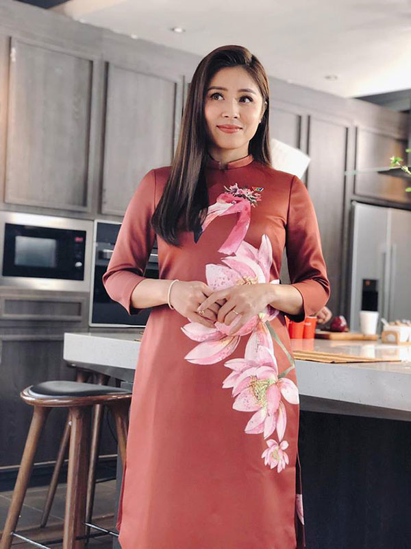 Được khuyên xóa hình xăm ở ngực đi sẽ đẹp hơn, MC Hoàng Linh đã phản pháo nhẹ nhàng mà cực gắt-7