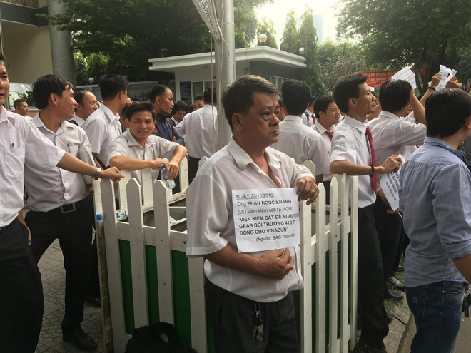 Vụ Vinasun kiện Grab đòi 41,2 tỷ đồng: Toà buộc Grab bồi thường 4,8 tỷ đồng, tài xế Vina hát náo loạn”-6