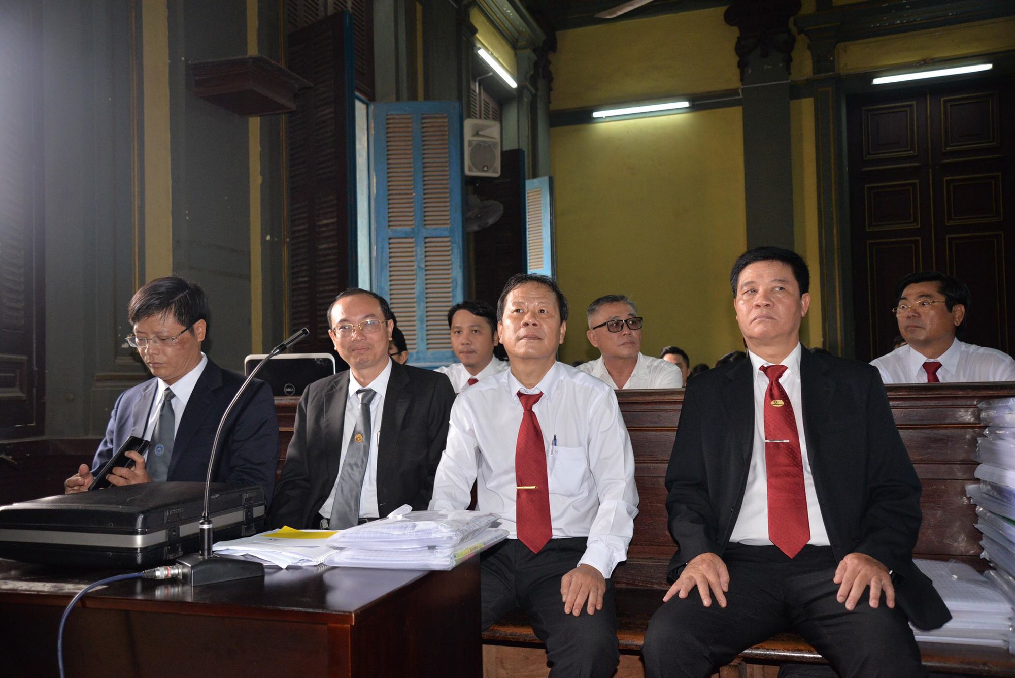 Vụ Vinasun kiện Grab đòi 41,2 tỷ đồng: Toà buộc Grab bồi thường 4,8 tỷ đồng, tài xế Vina hát náo loạn”-2