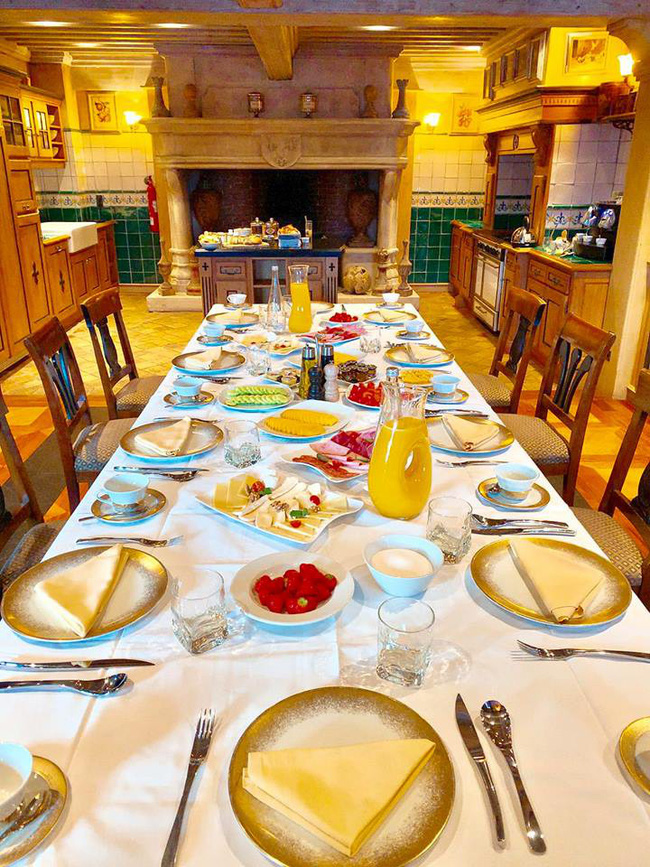 Không chỉ khoe tình yêu ngọt ngào cùng Kim Lý, chuyến du lịch của Hồ Ngọc Hà cũng cực kỳ sang chảnh-1