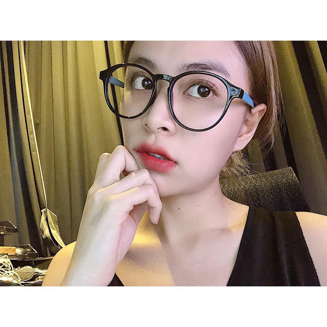 Làm đẹp theo cách này, chẳng trách Hoàng Thùy Linh luôn nằm trong top Mỹ nhân mặt mộc khả ái nhất-3