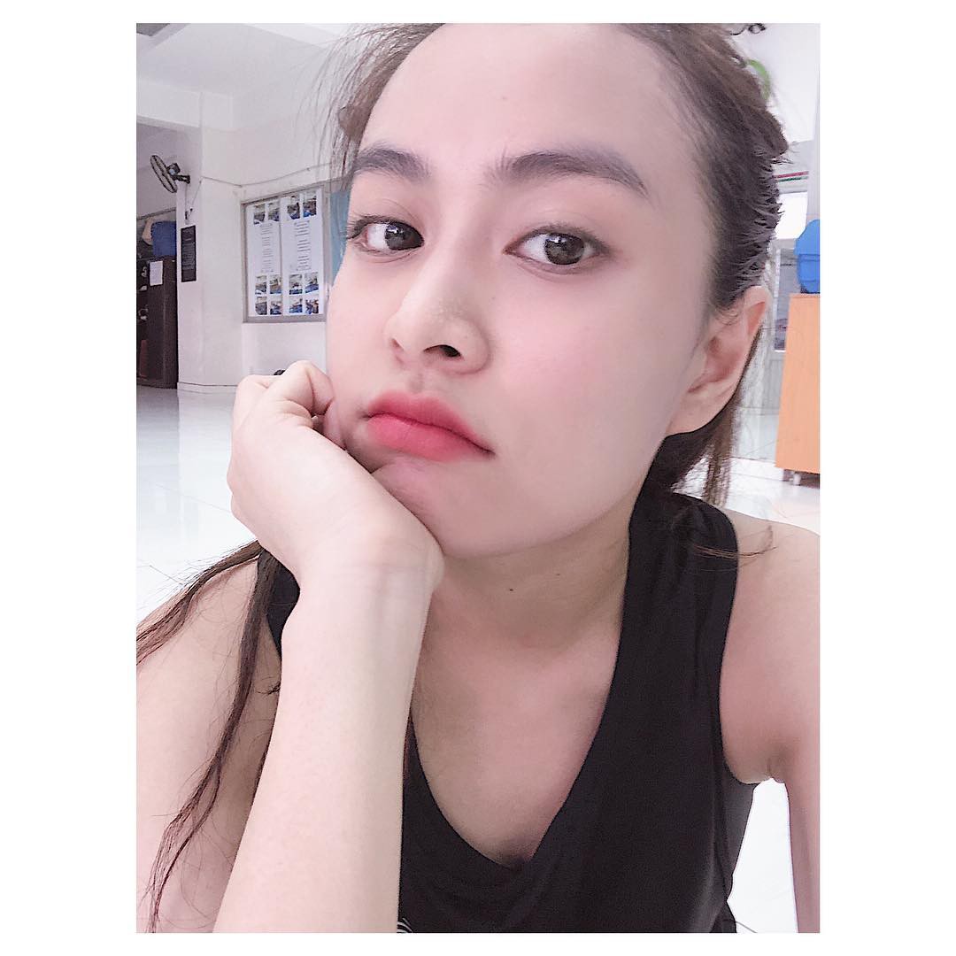 Làm đẹp theo cách này, chẳng trách Hoàng Thùy Linh luôn nằm trong top Mỹ nhân mặt mộc khả ái nhất-4