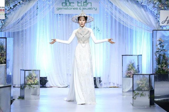 Vừa khoe giảm cân thành công, Nam Em lại bị lộ gương mặt tròn trĩnh và thân hình 3,4 khúc-7