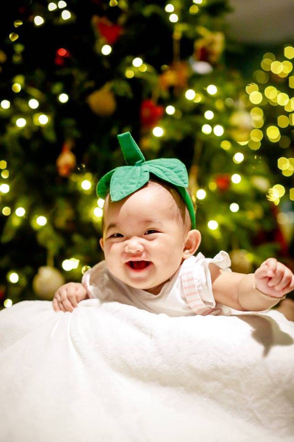 Bộ ảnh cận mặt dễ thương của con gái nhỏ nhà Khánh Thi - Phan Hiển-10