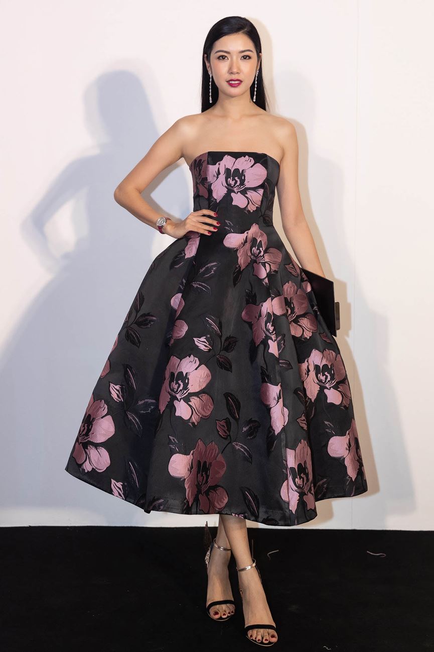 Hoa hậu Thu Thảo tái xuất sau sinh con, vẫn đẹp tựa thần tiên tỷ tỷ-20