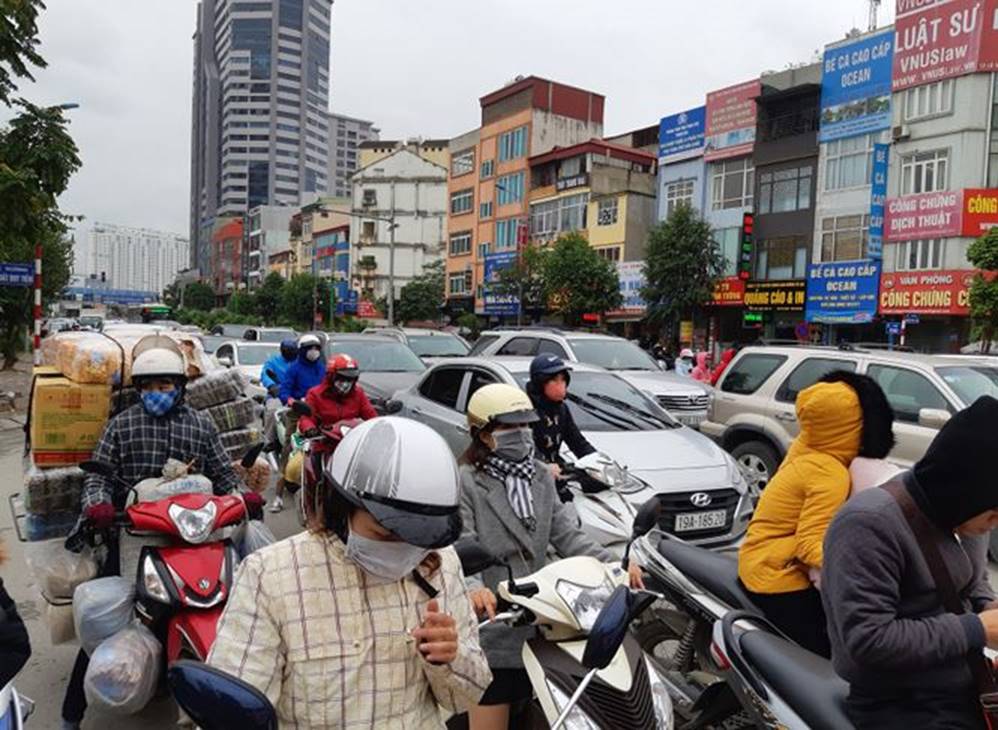 Bến xe, đường phố nghẹt thở vì dân ùn ùn về quê nghỉ Tết dương lịch-7