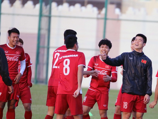 Nụ cười ngập tràn trong buổi tập đầu tiên của ĐTVN trên đất Qatar-10