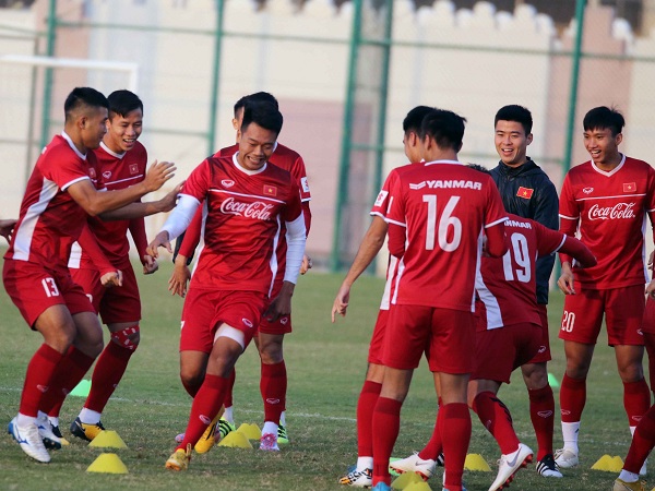 Nụ cười ngập tràn trong buổi tập đầu tiên của ĐTVN trên đất Qatar-7