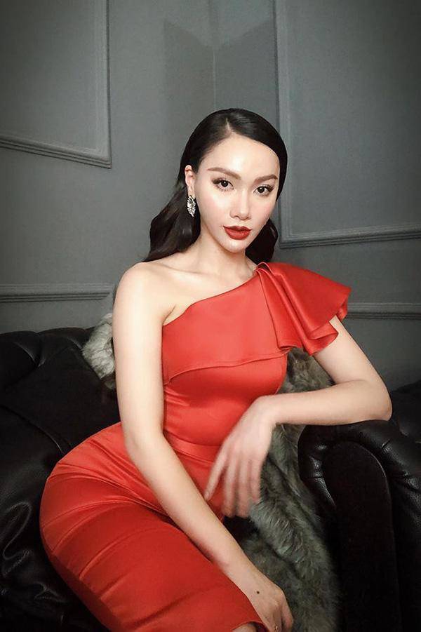 Những chiếc cằm xuyên thủng vạn vật” gây tranh cãi nhiều nhất năm qua, Minh Hằng vẫn chưa là nhất-10