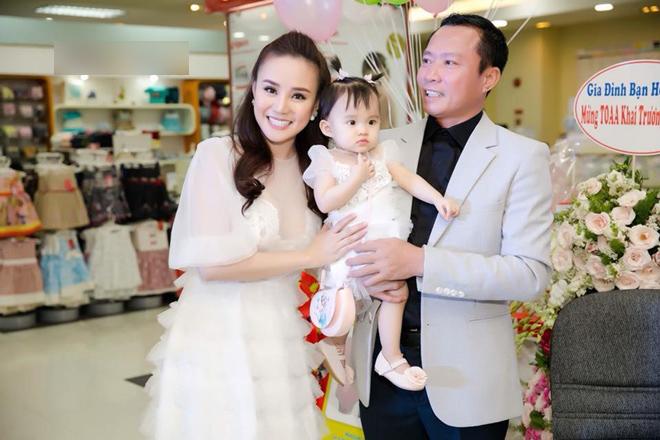 Bị tố giật chồng Việt kiều Mỹ hơn 15 tuổi, cuộc sống làm mẹ của Vy Oanh giờ ra sao?-13