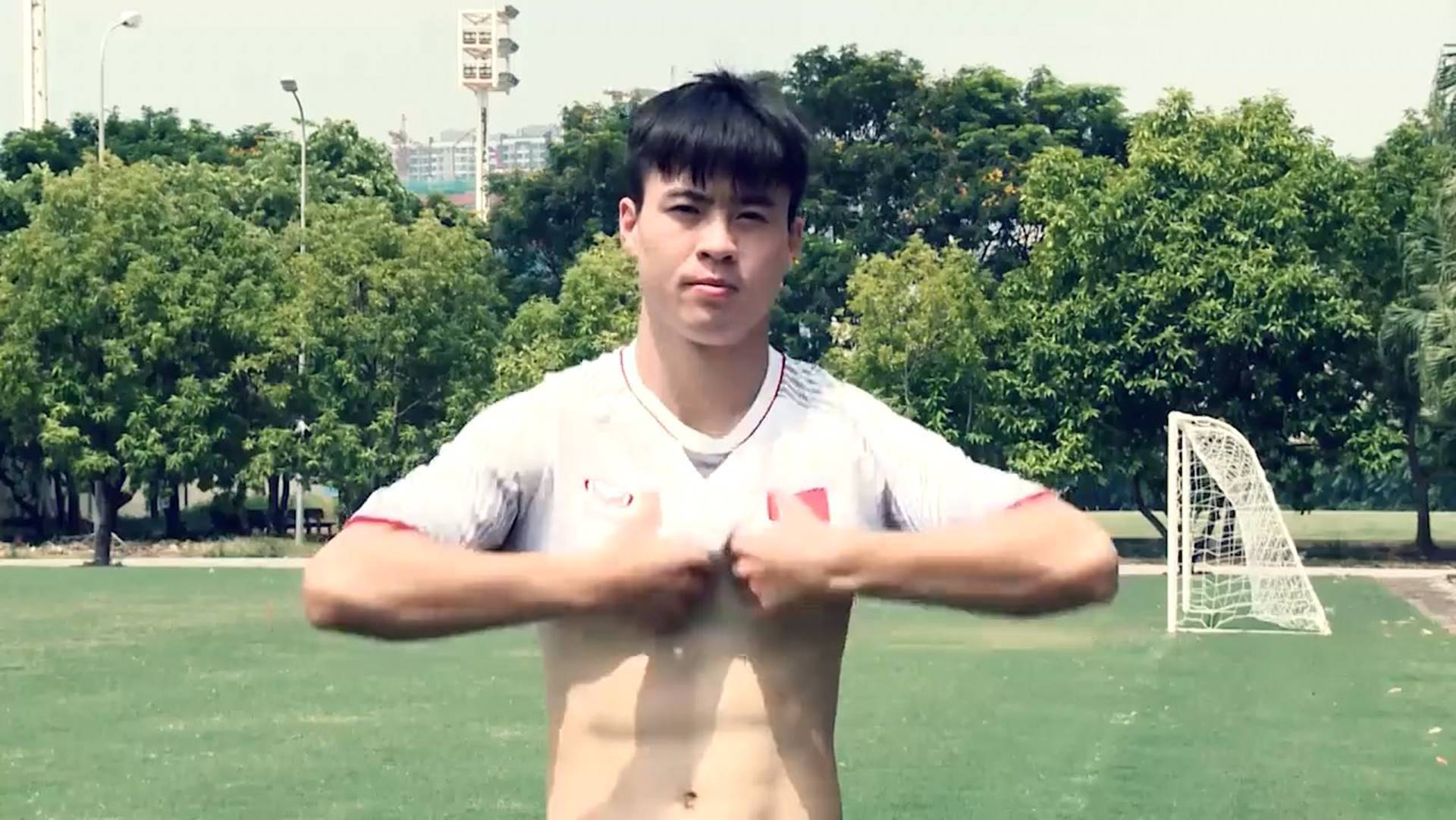 Chỉ vài giây xuất hiện, Mạnh gắt đã làm lu mờ dàn sao châu Á bằng loạt hành động siêu đáng yêu-2