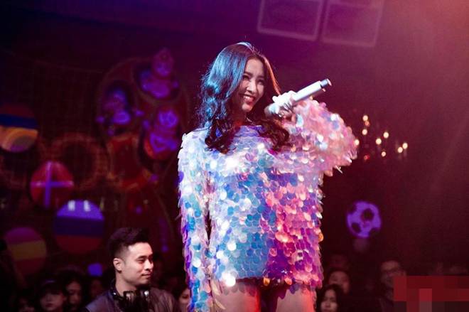 Cuộc chiến váy áo showbiz thêm căng thẳng khi HHen Niê liên tục đụng độ với loạt mỹ nhân-3