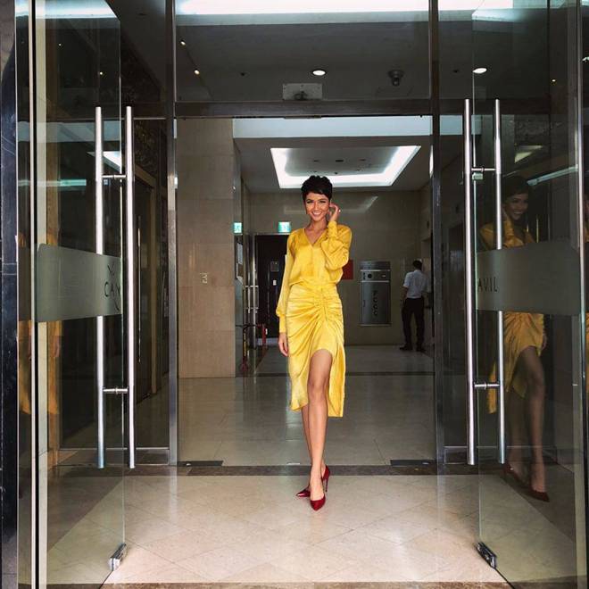 Cuộc chiến váy áo showbiz thêm căng thẳng khi HHen Niê liên tục đụng độ với loạt mỹ nhân-18