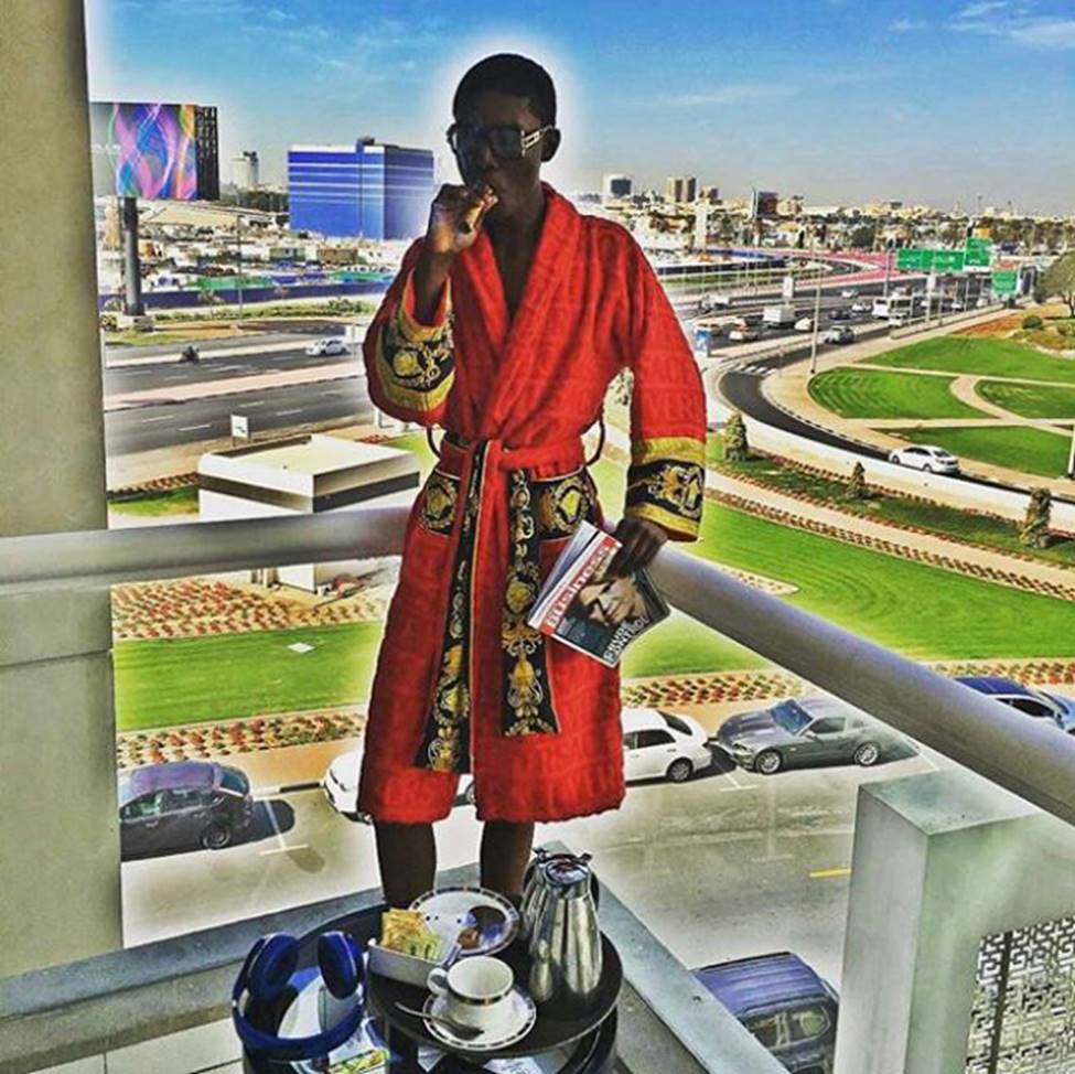 Con nhà giàu ở châu lục nghèo nhất thế giới tiêu tiền như thế nào?-2