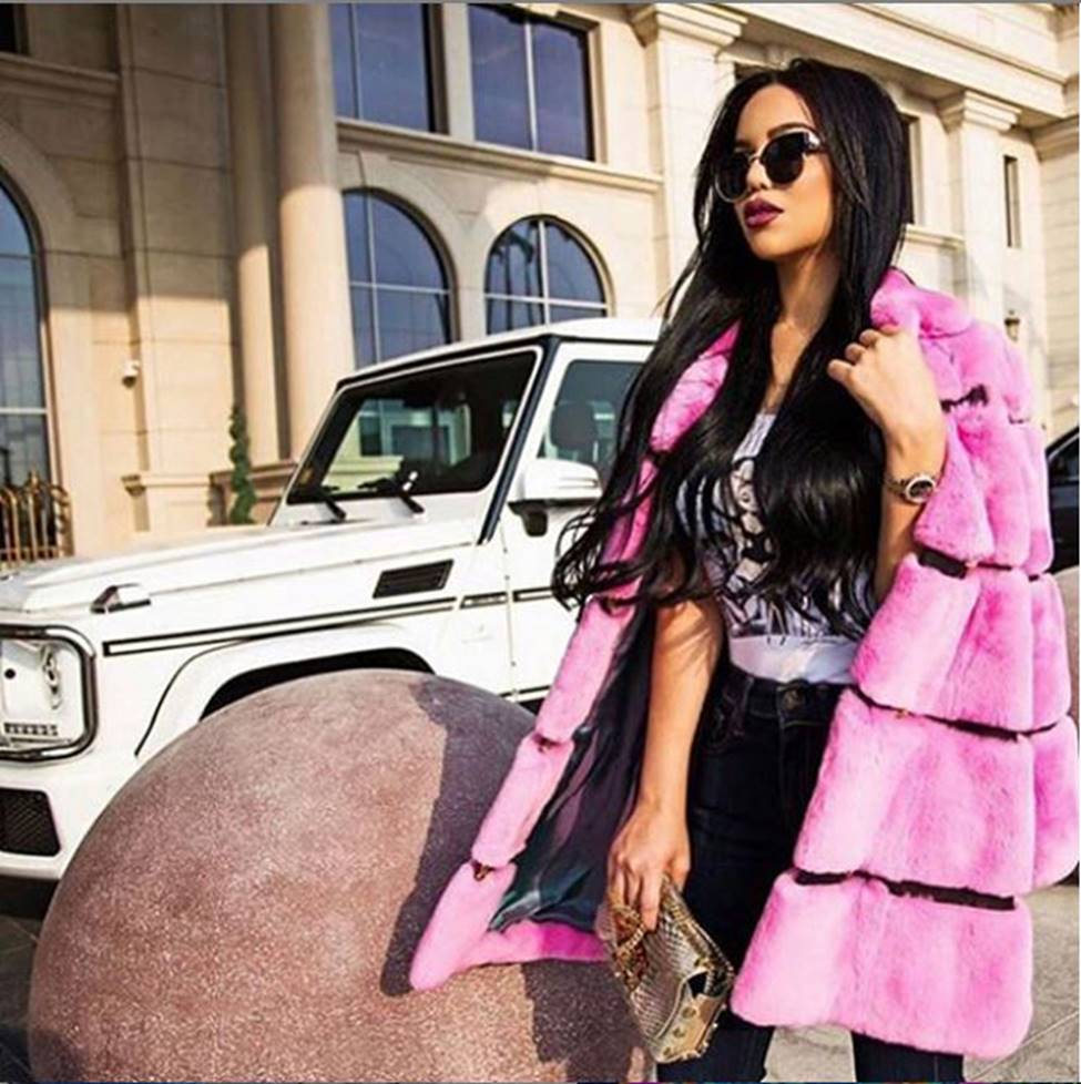 Con nhà giàu ở châu lục nghèo nhất thế giới tiêu tiền như thế nào?-3