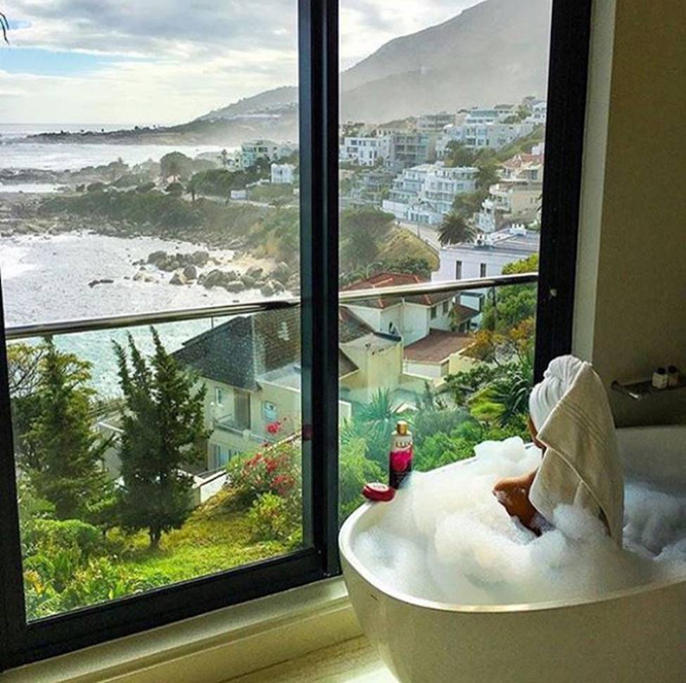 Con nhà giàu ở châu lục nghèo nhất thế giới tiêu tiền như thế nào?-23