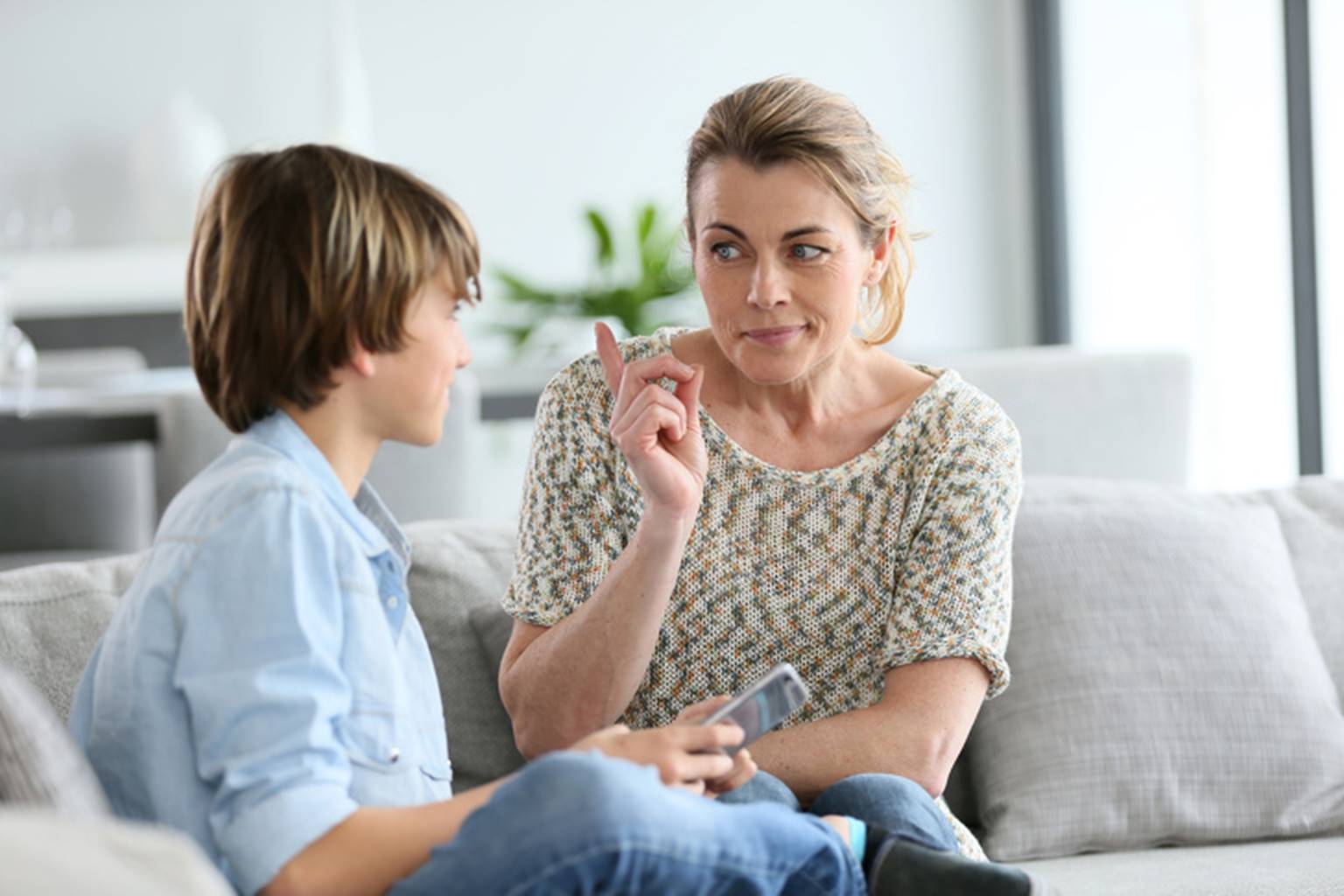 Tăng xông” vì con hư đốn, áp dụng ngay 7 cách sau trước khi trừng phạt trẻ-4