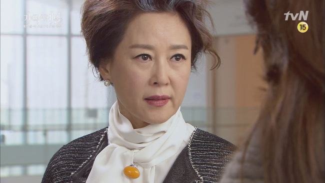 Muốn về ngoại dịp Tết Dương lịch, vợ trẻ nhận cái tát cháy mặt từ người chồng gia trưởng-1