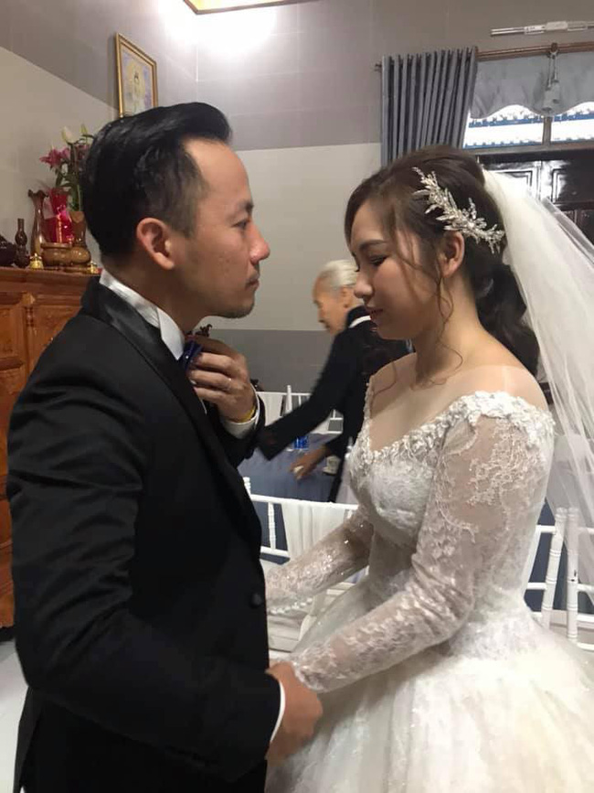 Cô dâu 9x của rapper Tiến Đạt lộ vòng hai lớn trong đám cưới tại tư gia-2