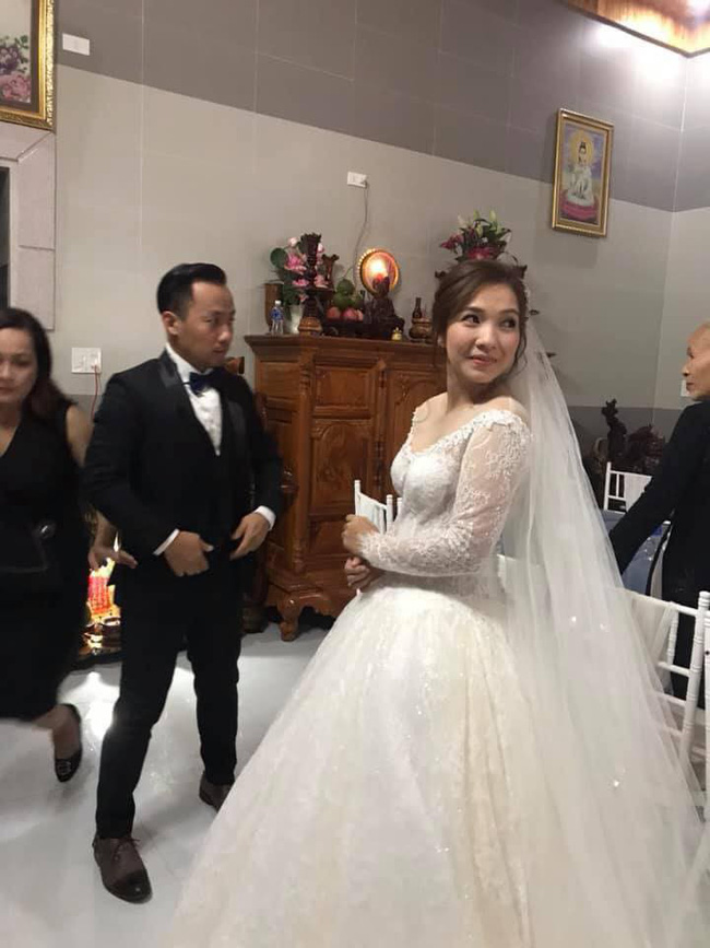 Cô dâu 9x của rapper Tiến Đạt lộ vòng hai lớn trong đám cưới tại tư gia-4