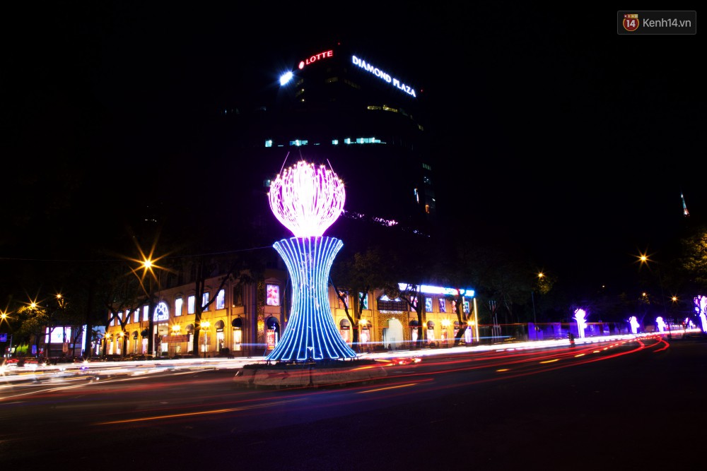 Chùm ảnh: Đường phố trung tâm Sài Gòn được trang trí ánh sáng lung linh để chào đón năm mới 2019-6