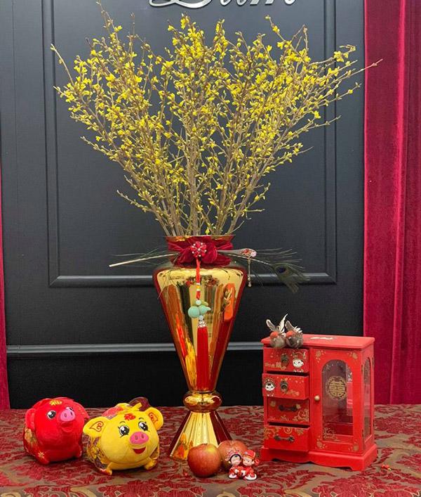 Kỳ lạ hoa đào đỏ au bán gần triệu đồng một cành dịp Tết Dương lịch-2