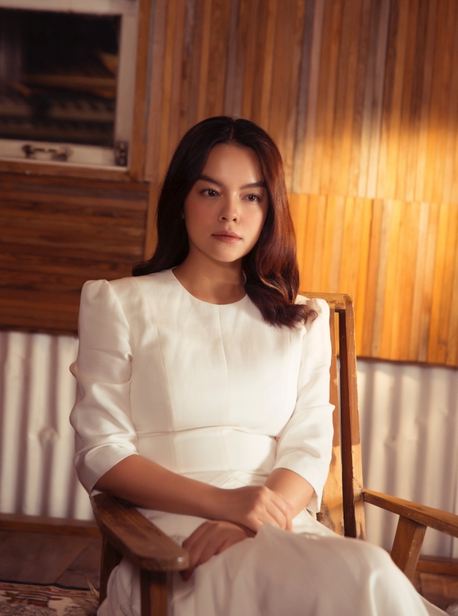 Phạm Quỳnh Anh lại đẹp mong manh giữa nơi sương khói mờ nhân ảnh-1