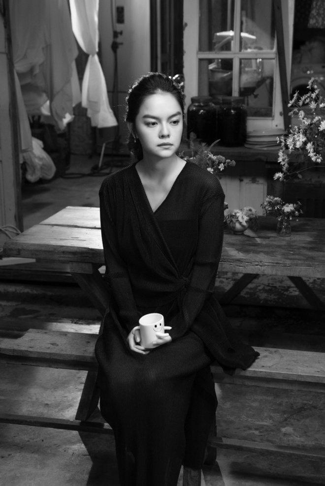 Phạm Quỳnh Anh lại đẹp mong manh giữa nơi sương khói mờ nhân ảnh-7