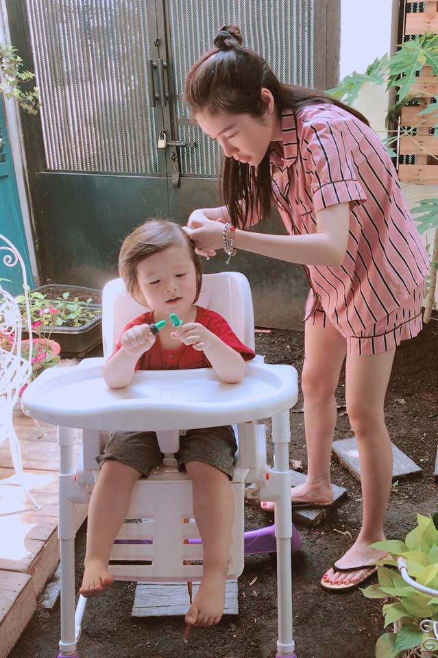 Không phải khi khoe thân, đây mới là khoảnh khắc Elly Trần khiến nhiều người ngưỡng mộ-7