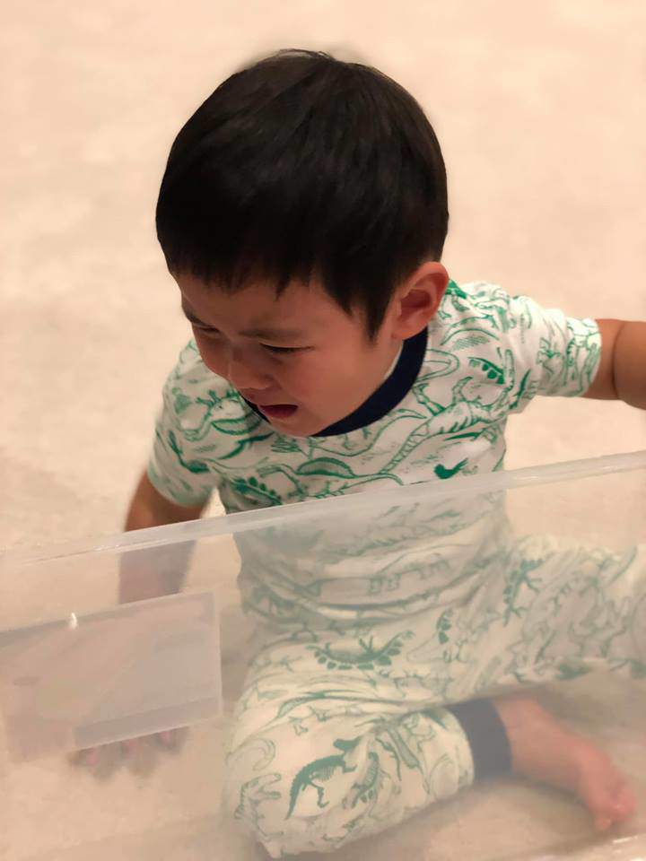 Hào hứng gói quà từ thiện cùng mẹ nhưng phản ứng cuối cùng của con trai Đan Trường gây choáng-4