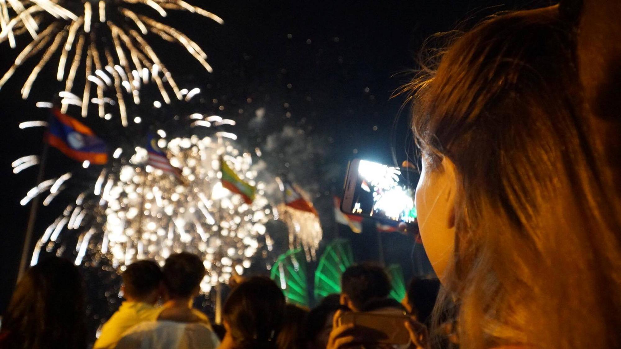 Rộn ràng đón năm mới 2019 khắp 3 miền-2
