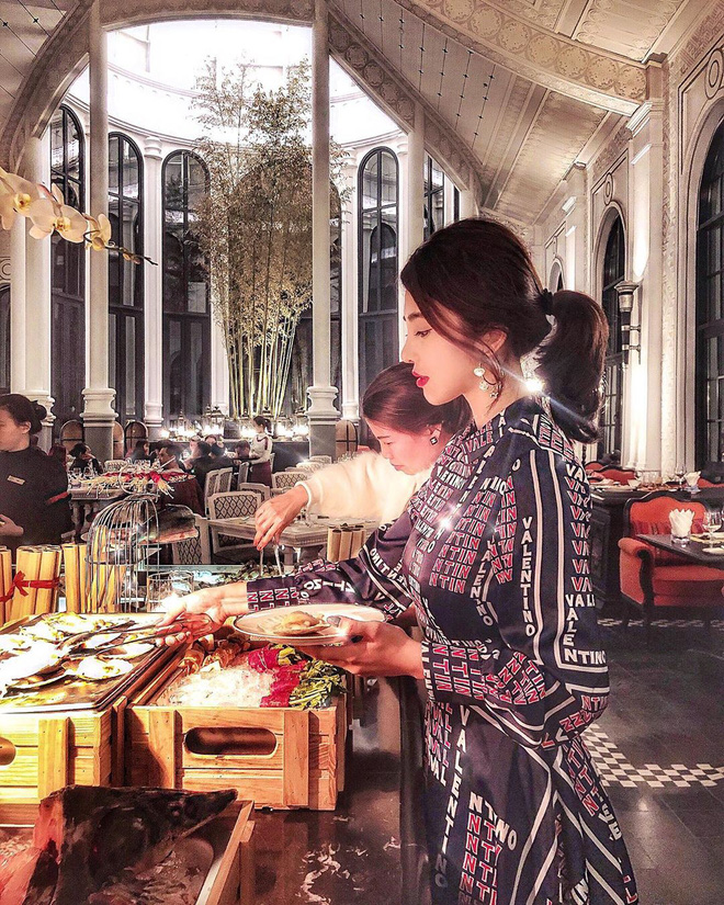 Tiệc chào năm mới của Rich Việt: Dẫn đầu về độ sang chảnh vẫn là hội em chồng Hà Tăng!-5