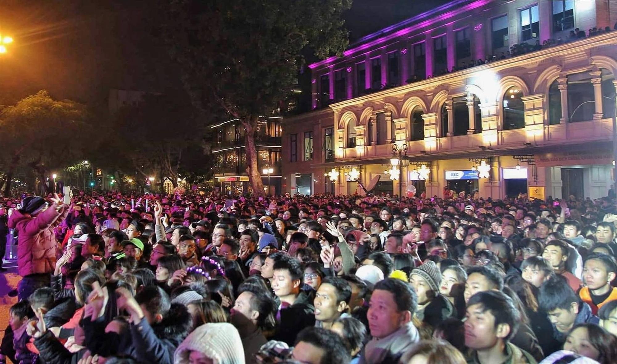 Rộn ràng đón năm mới 2019 khắp 3 miền-29