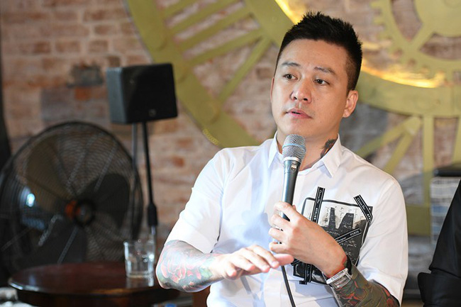 Tuấn Hưng gặp sự cố không ai ngờ nổi: Đang hát thì xin vào sân khấu vì bị đau bụng!-3